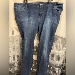 Plus size dark wash size 22  skinny‎ fit jean
